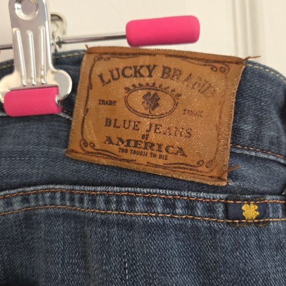 (34x32) Lucky Brand Distressed Jeans - Picture 6 of 11